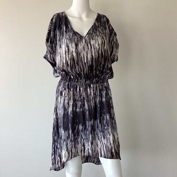Grey Print V-neck Pullover Dress - Picture 1 of 6